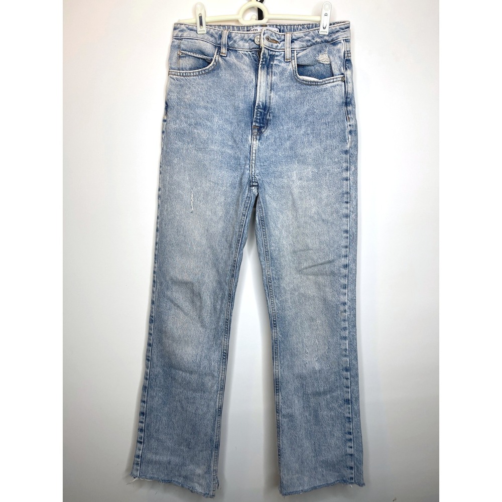 ZARA High Rise Light Wash Denim Jeans Straight Leg‎ Raw Hem